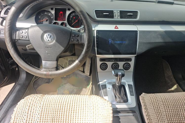 Used Volkswagen Magotan 2011 1.8TSI DSG Luxury Model Center Console