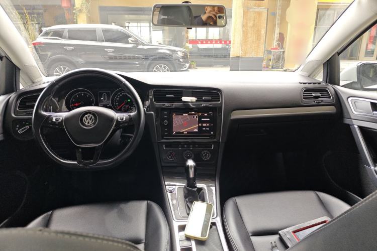 Used Volkswagen Golf 2019 200TSI DSG Comfort & Ambition Edition China VI Standard Center Console