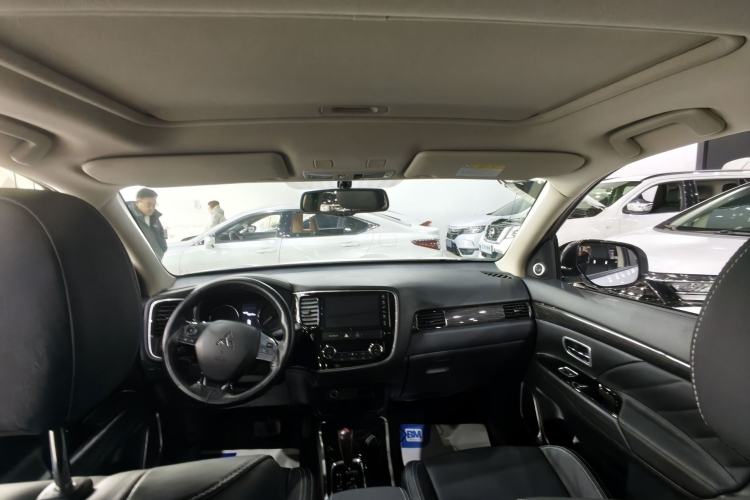 Used Nissan Terra 2018 2.5L Automatic 2WD Luxury Edition