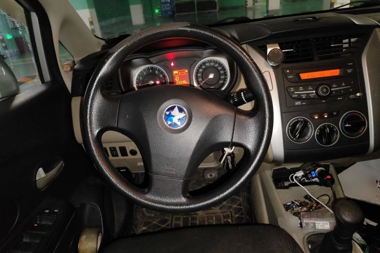 Used Venucia R50 2014 1.6L Manual Splendid Edition