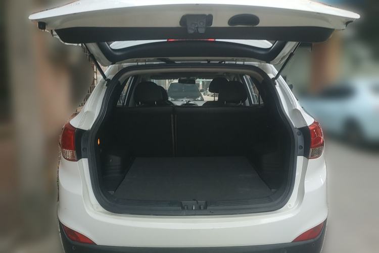 Used Hyundai ix35 2012 2.0L Automatic Two-Wheel Drive Elite Edition GLS Trunk