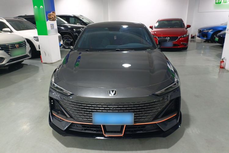 Used CHANGAN UNI-V 2022 1.5T Sport Edition Front