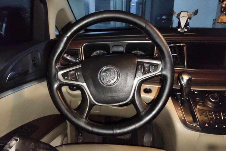 Used Buick GL8 2017 25S Luxury Version China V Standard Steering Wheel