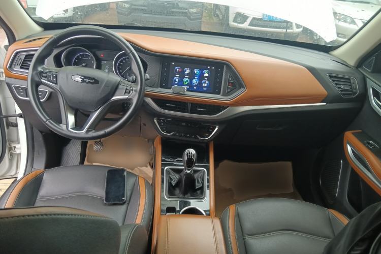 Used Zotye T300 2017 1.5L Manual Luxury Model Center Console