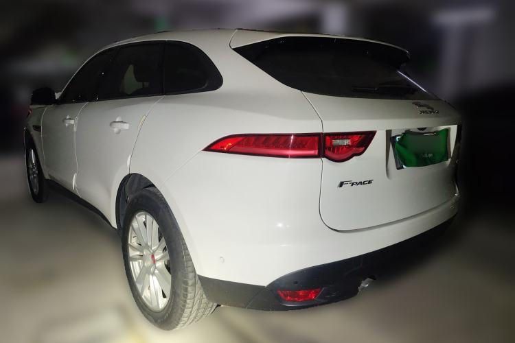 Used Jaguar F-PACE 2016 2.0T Two-Wheel Drive Urban Luxury Edition