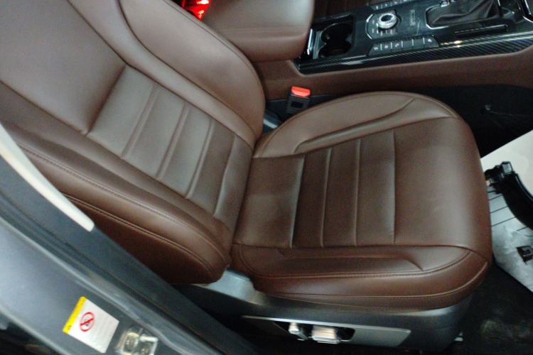 Used Wey VV5 2017 2.0T Ultra-Luxury Version Right Front Seat