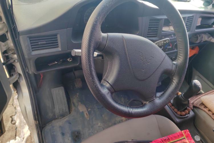 Used Wuling Zhiguang Small Truck 2019 1.2L Single Cab Center Console