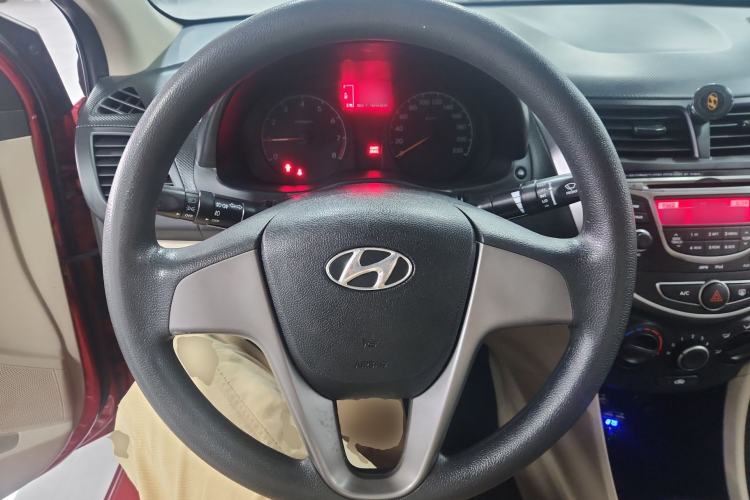 Used Hyundai Verna (older generation) 2016 1.4L Manual Smart GLS Trim Steering Wheel