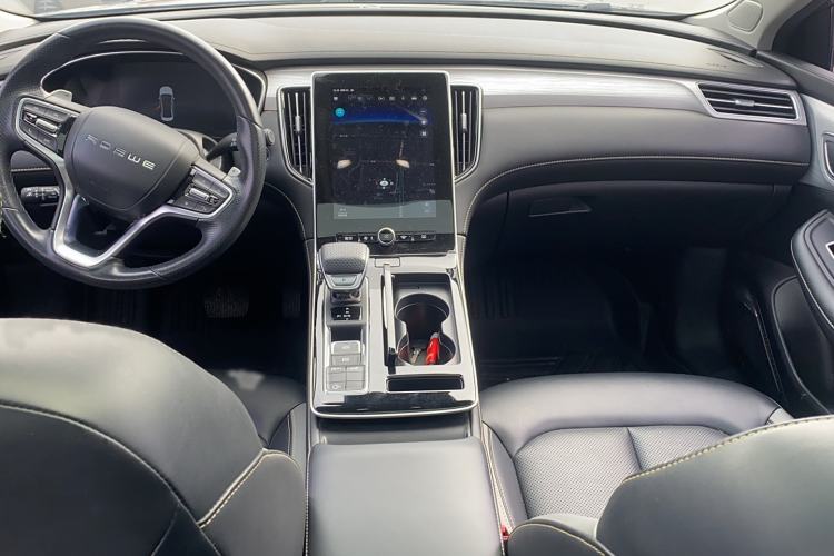 Used Roewe i6 MAX 2020 300TGI Automatic Supreme Edition with Cool Sunroof and Advanced Driving Features
