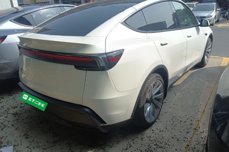 Used Tesla Model Y 2025 Rear-Wheel-Drive Version
