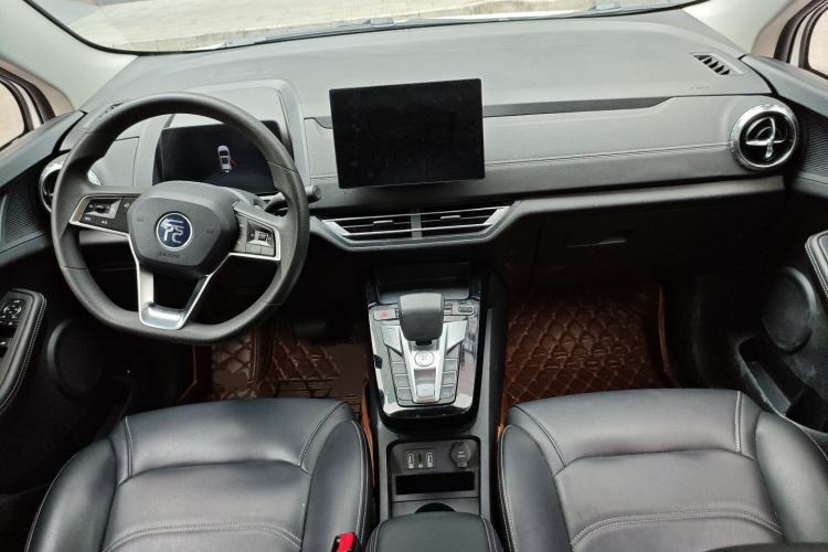 Used BYD Yuan New Energy 2019 EV360 Smart Connect Enjoyment Model Center Console