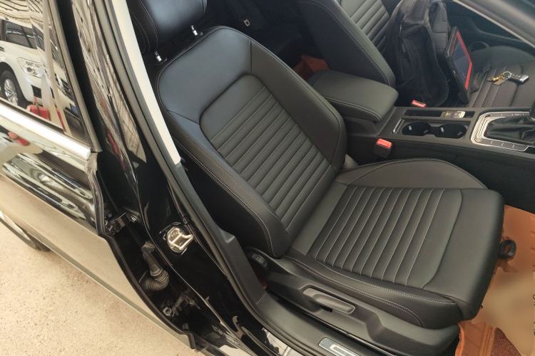 Used Volkswagen Magotan 2023 2 Million Units Limited-Edition 280TSI DSG Comfort Version