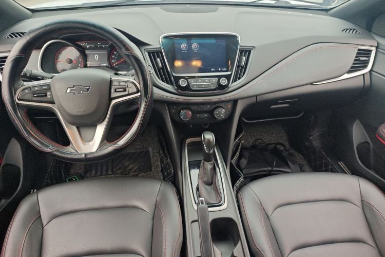 Used Chevrolet Monza 2020 Light Hybrid RS 330T Automatic Comfort Edition Center Console