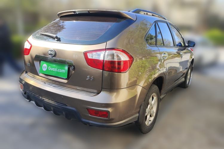 Used BYD S6 2012 2.0L Manual Luxury Version