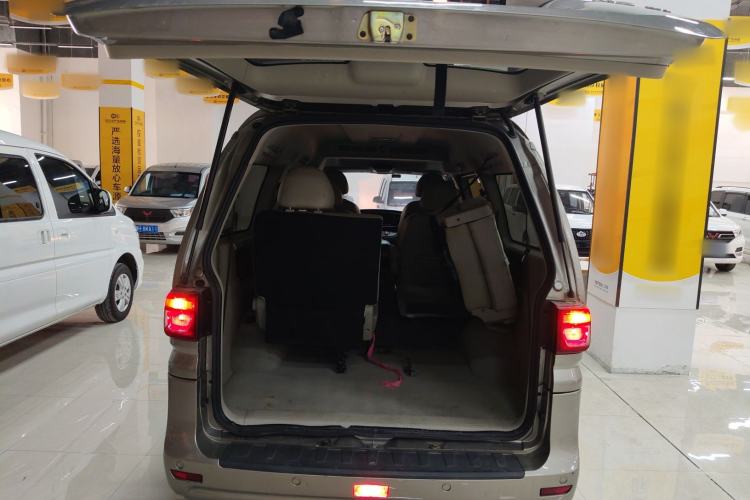 Used FORTHING Lingzhi 2020 M5L 1.6L Luxury 7-Seater Trunk