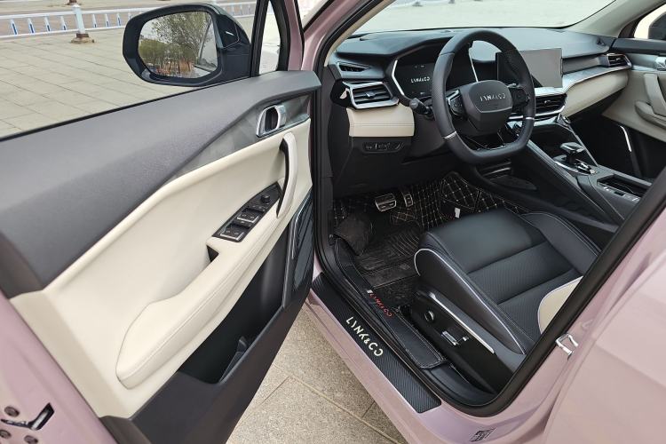 Used Lynk & Co 06 2021 1.5T Shero Pink Special Edition Driver Seat