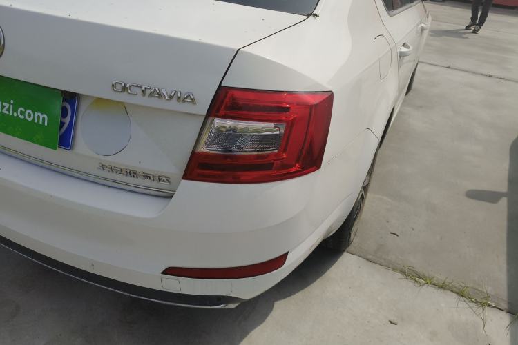 Used Skoda Octavia 2017 1.6L Manual Smart Drive Edition Exterior 3