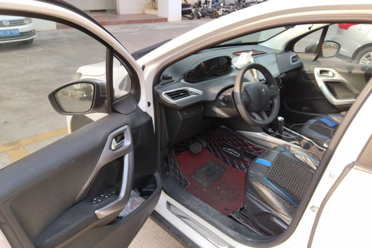 Used Peugeot 2008 2015 1.6L Automatic Playcool Edition