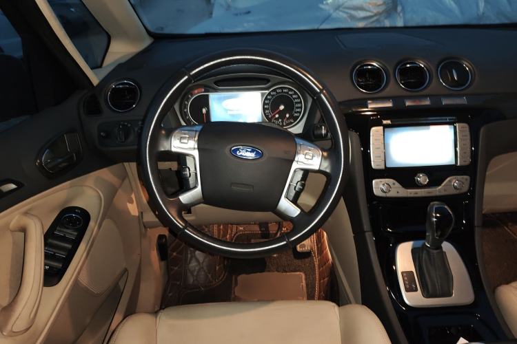 Used Ford S-MAX 2008 2.3L 7-Seater Flagship Navigation Version
