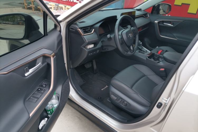 Used Toyota Wildlander 2024 2.0L CVT Two-Wheel Drive Urban Edition Driver Seat