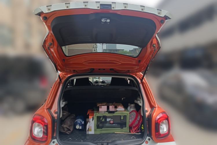 Used smart forfour 2016 1.0L 52 kW Passion Edition Trunk