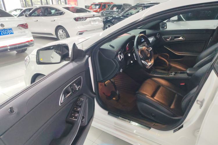 Used Mercedes-Benz CLA 2018 CLA 260 4MATIC Driver Seat