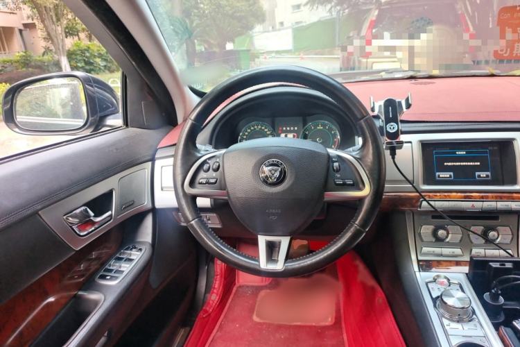 Used Jaguar XF 2015 XF 2.0T Luxury Edition Steering Wheel