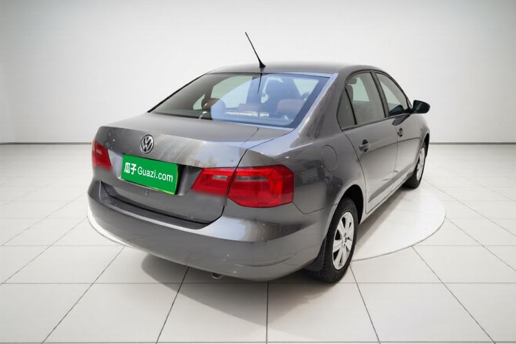 Used Volkswagen Jetta 2015 1.6L Manual Fashion Edition Exterior 5