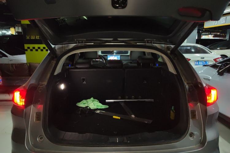 Used Wey VV5 2020 1.5T Two-Wheel Drive Smart Pioneer Trunk