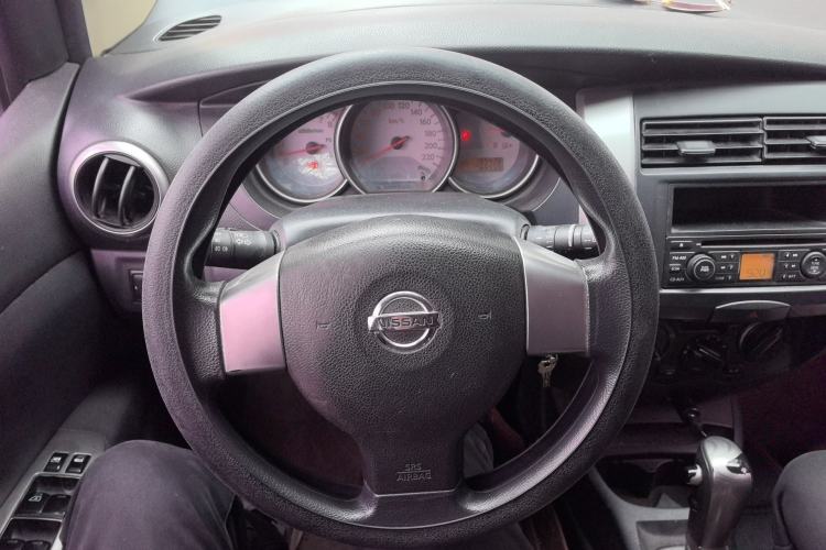 Used Nissan Livina 2010 JINRUI Edition 1.6L Automatic Standard Model Steering Wheel