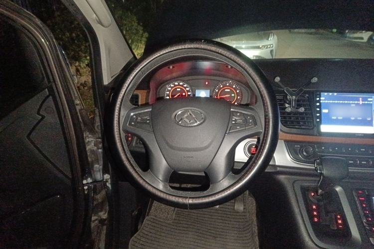 Used SAIC MAXUS G10 2014 2.0T Automatic Luxury Executive Edition
