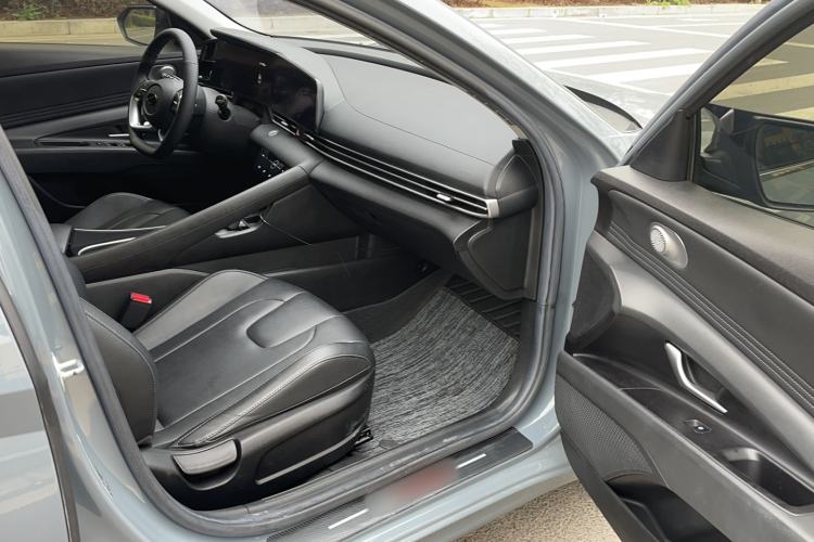 Used Hyundai Elantra 2021 1.5L CVT LUX Prestige Edition