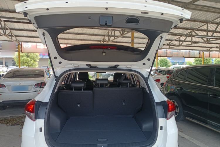 Used Hyundai Tucson 2015 1.6T Dual-Clutch Two-Wheel-Drive Smart Model Trunk