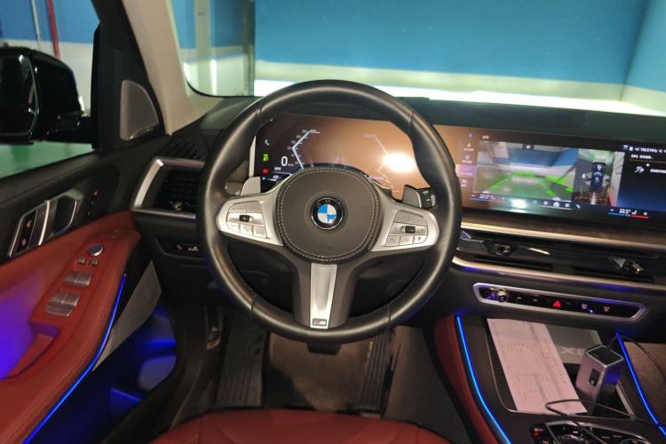 Used BMW X5 2023 xDrive 30Li Luxury M Sport Night Edition Package Steering Wheel