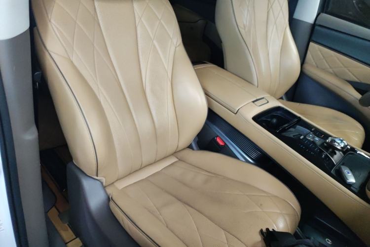 Used Denza D9 2022 DM-i 970 Four-Wheel Drive Prestige Model