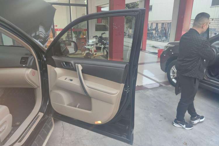 Used Toyota Highlander 2012 2.7L Two-Wheel Drive 5-Seater Sport Edition
