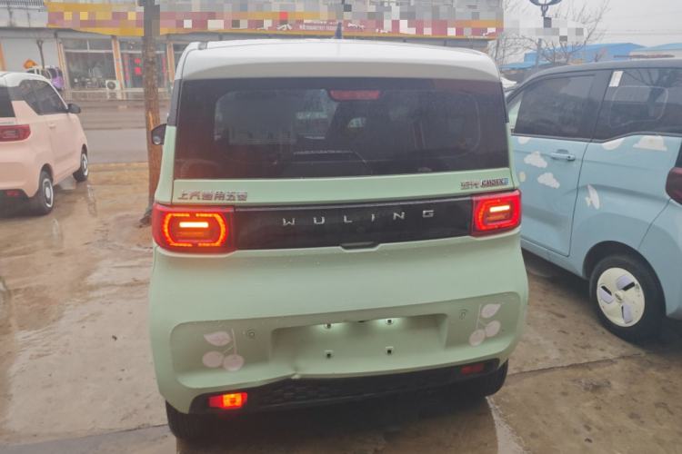 Used Wuling Hongguang MINIEV 2021 Macaron Sandwich Model 120 km Lithium Iron Phosphate