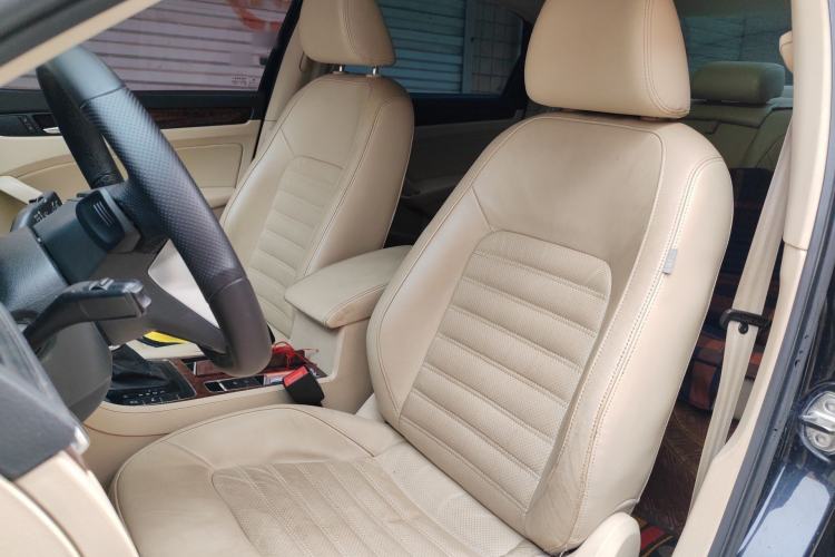 Used Volkswagen Passat 2013 1.8TSI DSG Prestige Edition Left Front Seat