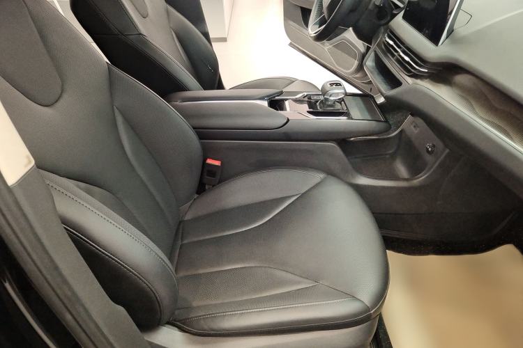 Used Hongqi E-QM5 2022 431 km Charge & Enjoy Edition