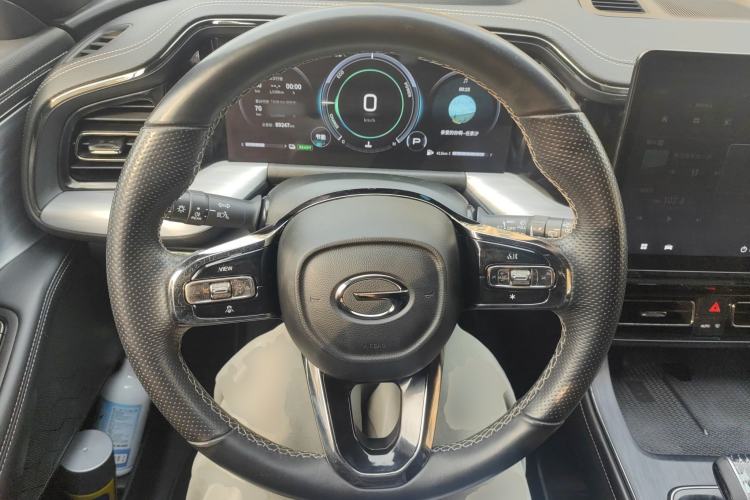 Used GAC Trumpchi GS8 2022 Dual-Engine Series 2.0TM Four-Wheel Drive Flagship Edition (7 Seats) Steering Wheel