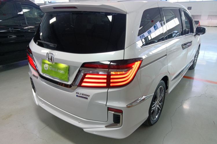 Used Honda Elysion 2019 2.0L Hybrid Luxury Edition
