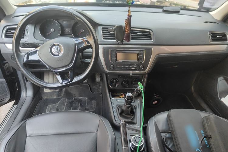 Used Volkswagen Lavida 2015 1.6L Manual Comfort Edition Center Console