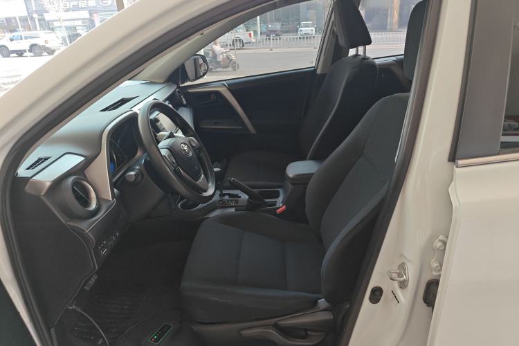 Used Toyota RAV4 2016 2.0L CVT Two-Wheel Drive Comfort Edition China V Standard