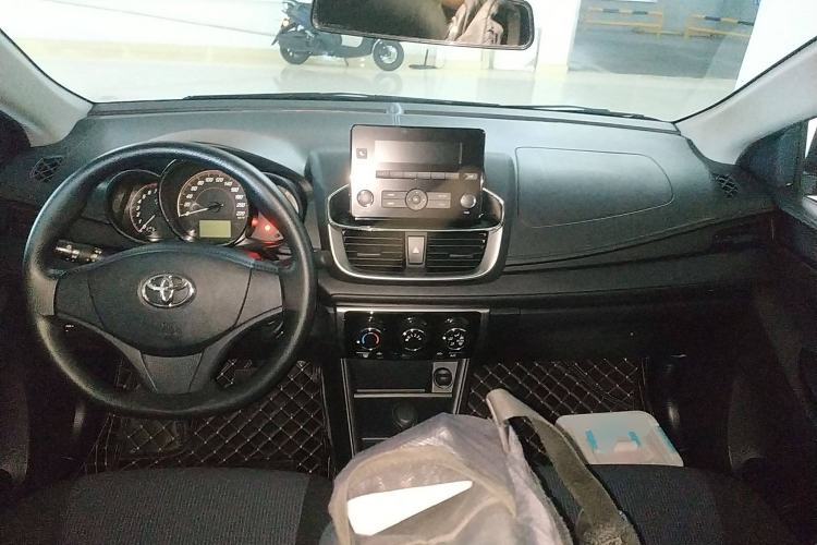 Used Toyota YARiS L Zhi Xiang 2020 1.5L CVT Leading Edition Center Console