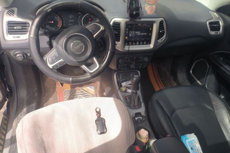 Used Jeep Compass 2017 200T Automatic Family Edition Center Console