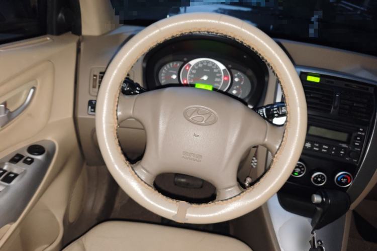 Used Hyundai Tucson 2009 2.0L Automatic Two-Wheel Drive with Sunroof