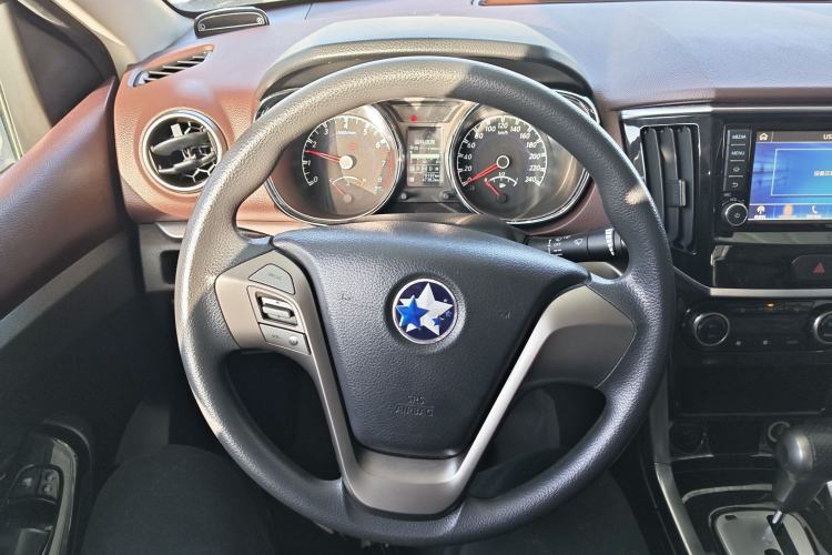 Used Venucia T70X 2016 2.0L CVT SmartFun Sport Edition