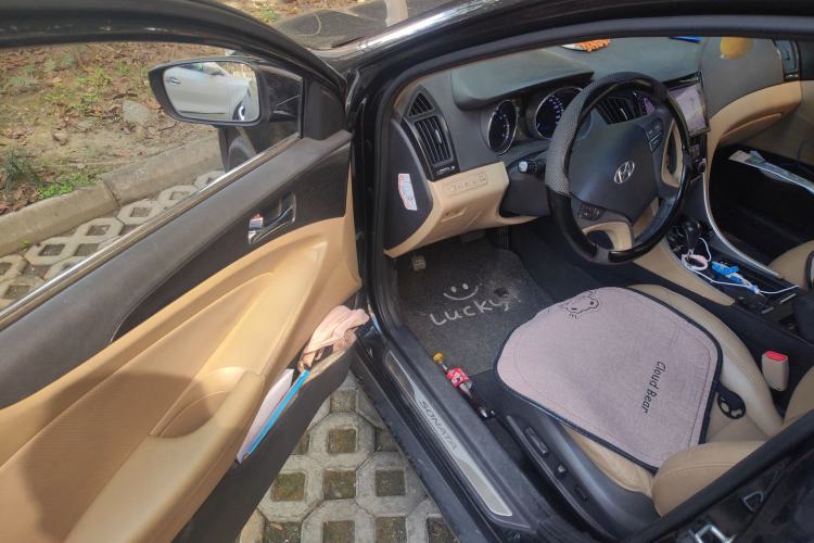 Used Hyundai Sonata 2011 2.0L Automatic Luxury Edition
