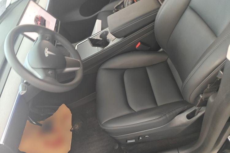 Used Tesla Model Y 2023 Long-Range All-Wheel-Drive Version
