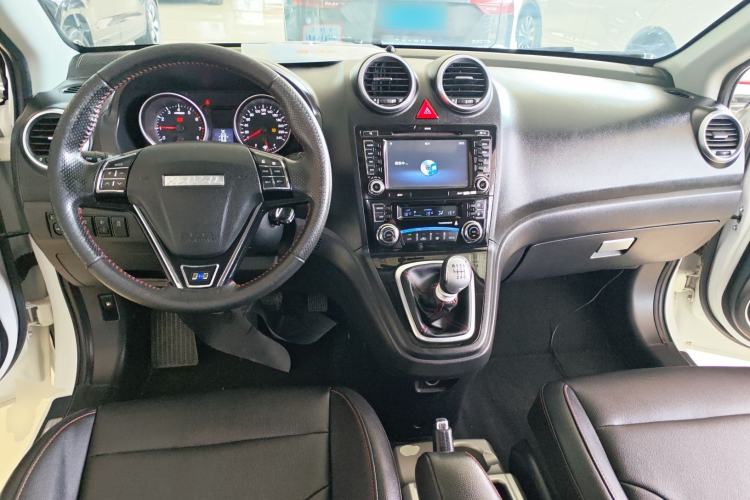 Used Haval H6 2016 Upgraded Model 1.5T Manual Two-Wheel Drive Elite Version Center Console